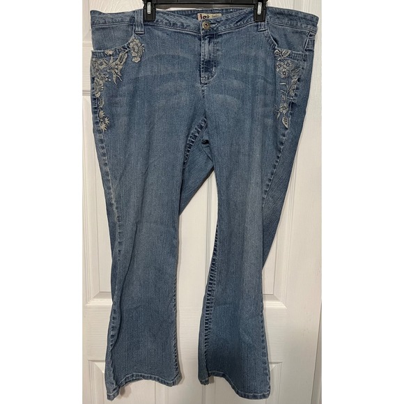 LEI Sophia Hiphugger Women's Lt Wash Denim Jeans Size 24 Embroidered Bootcut - Picture 1 of 10